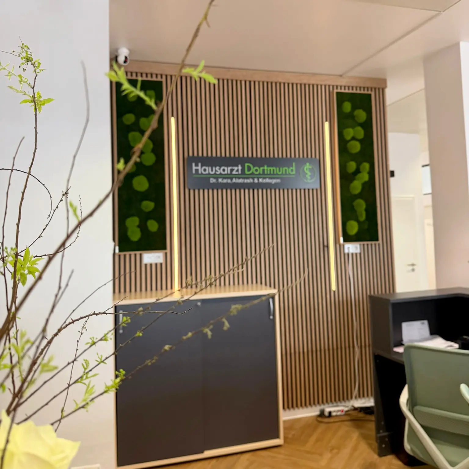 Empfangsbereich von Hausarzt Praxis Kara in Dortmund Hoerde Empfangsbereich von Hausarzt Praxis Kara in Dortmund Hoerde